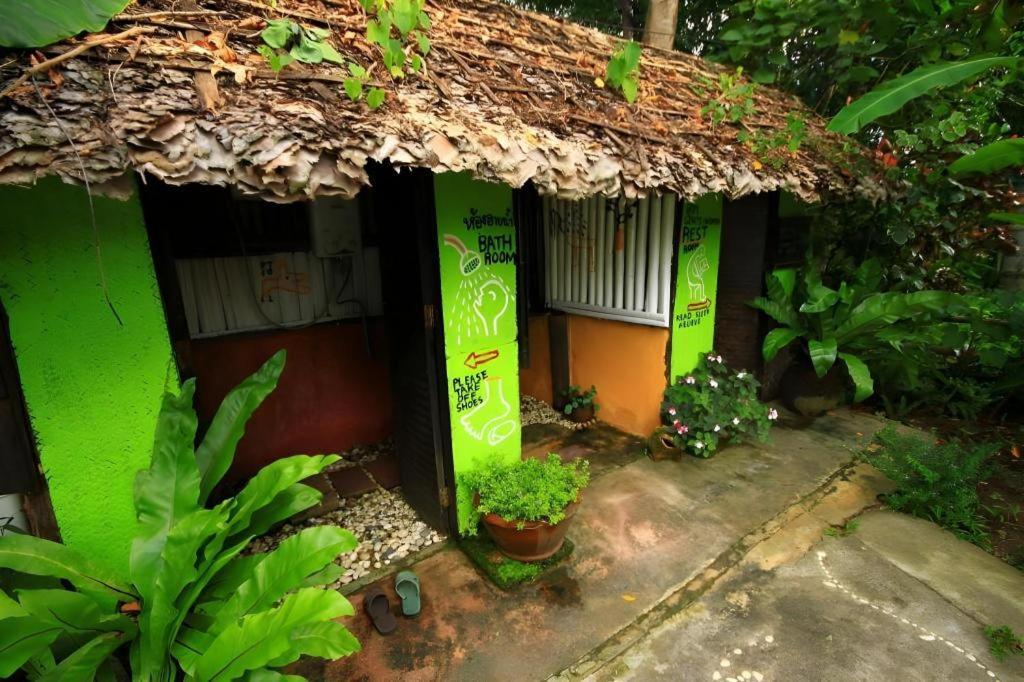 坤泥坦世酒店 拜县 外观 照片